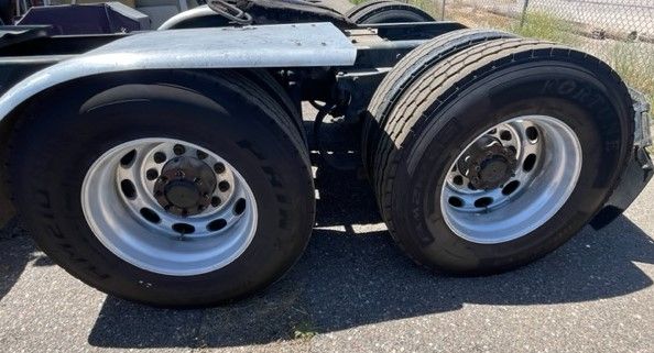 2009 PETERBILT 386 - Image 11